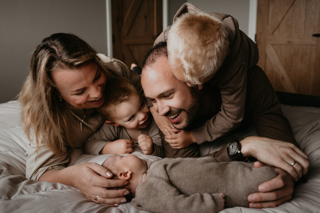 Newbornshoot thuis | Amanda Kruize Fotografie