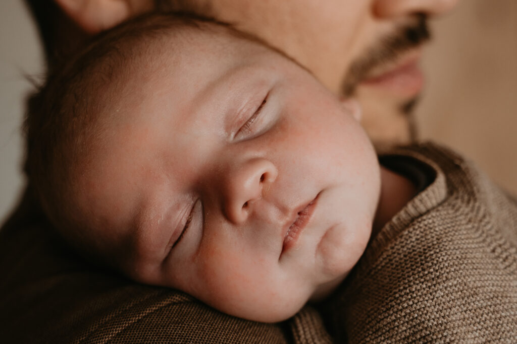 Newbornshoot thuis | Amanda Kruize Fotografie