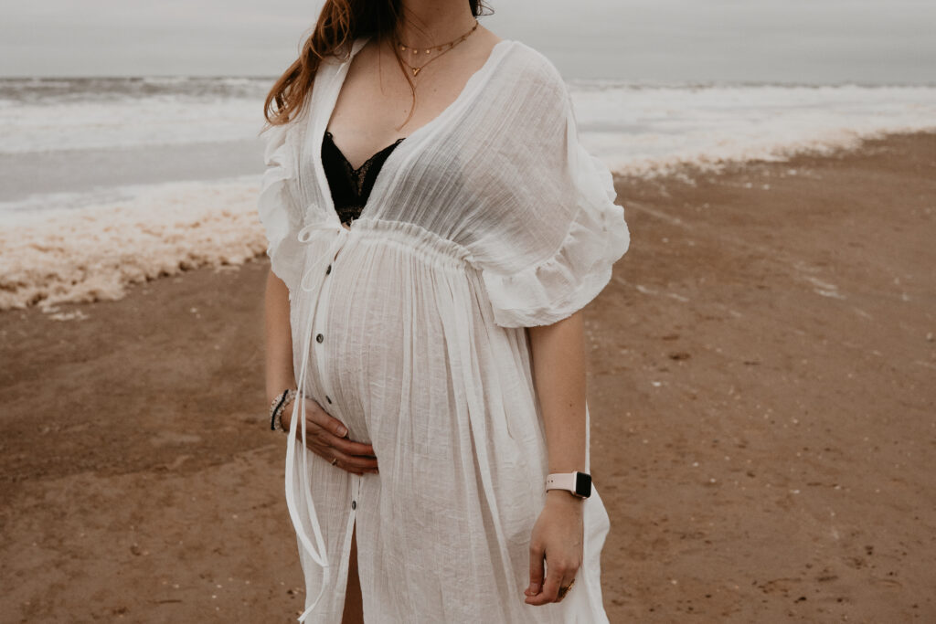 Zwangerschapsshoot op het strand