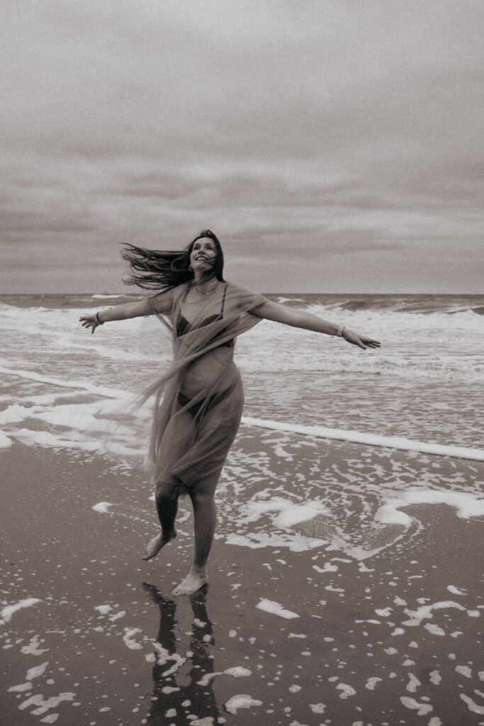 Zwangerschap vastgelegd op het strand