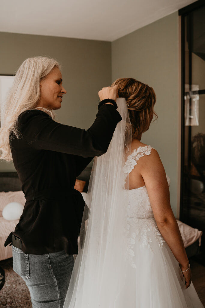 Getting ready, bruiloft, drenthe