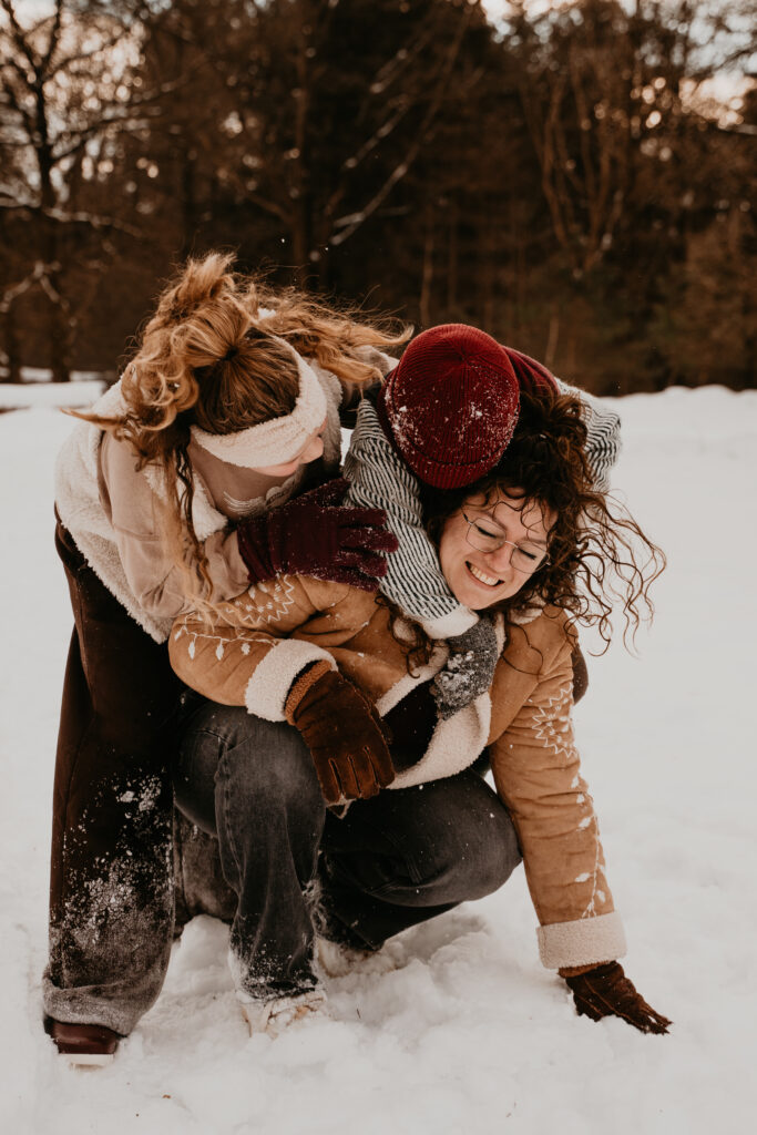 spelende kinderen tijdens een gezinsshoot Drenthe