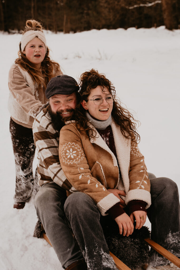 spelende kinderen tijdens een gezinsshoot Drenthe